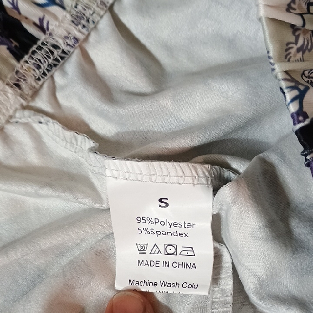 Patterned Wide Leg Pants - Picture 2 of 3